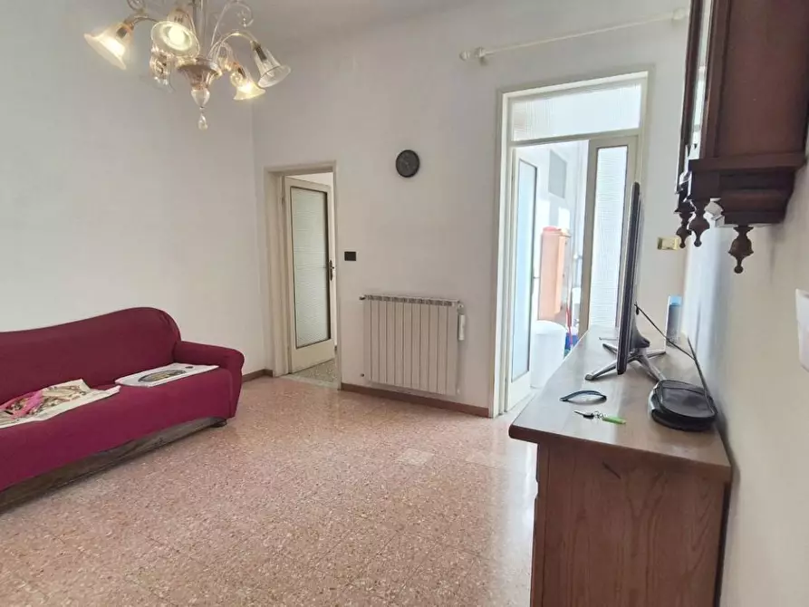 Immagine 2 di Appartamento in vendita  a Viareggio