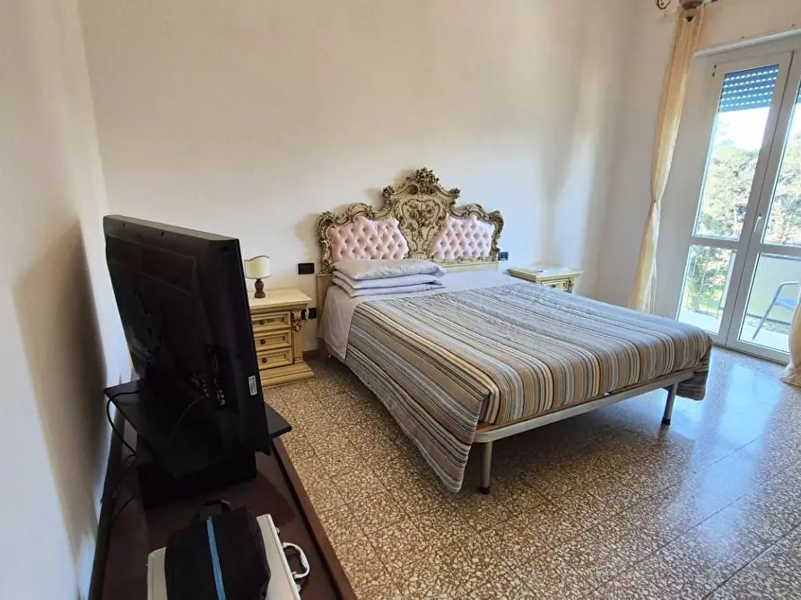 Immagine 46 di Appartamento in vendita  a Viareggio