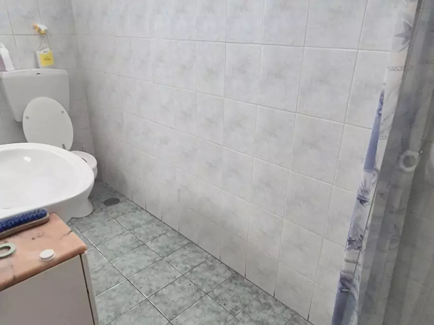 Immagine 12 di Appartamento in vendita  a Viareggio