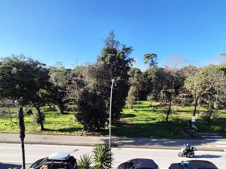 Immagine 56 di Appartamento in vendita  a Viareggio