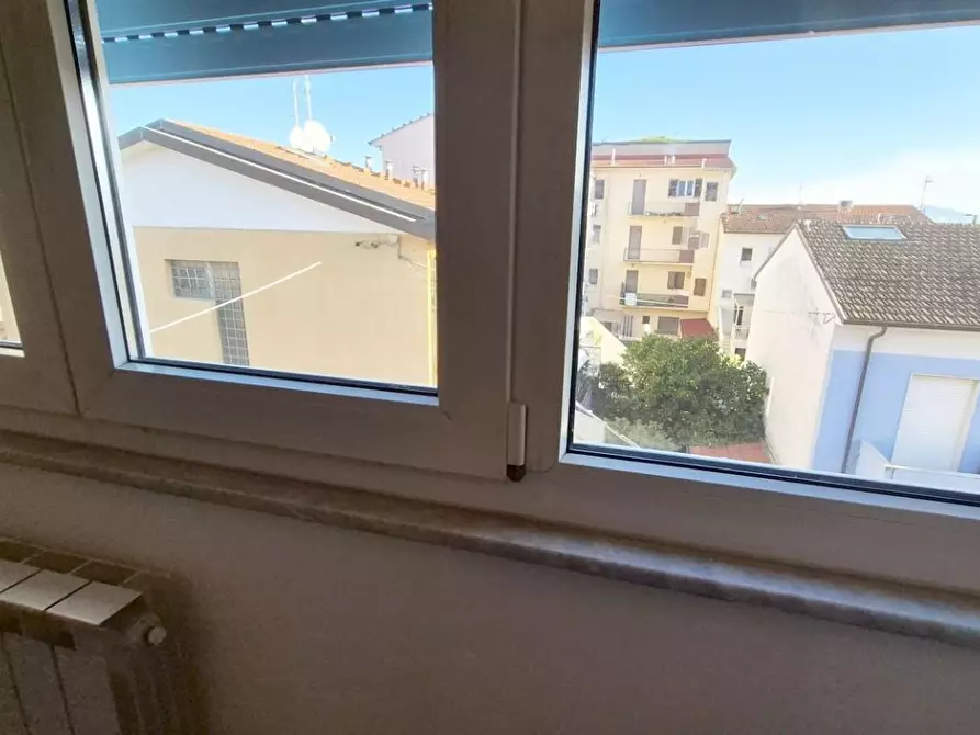 Immagine 62 di Appartamento in vendita  a Viareggio