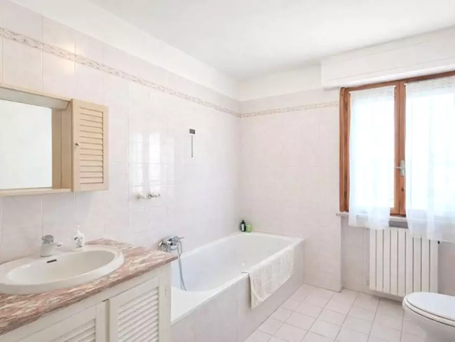 Immagine 15 di Appartamento in vendita  a Cascina