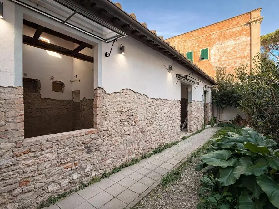 Immagine 4 di Casa indipendente in vendita  a Pisa