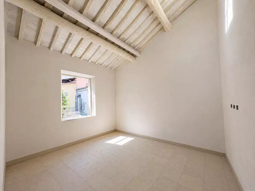 Immagine 2 di Casa indipendente in vendita  a Pisa