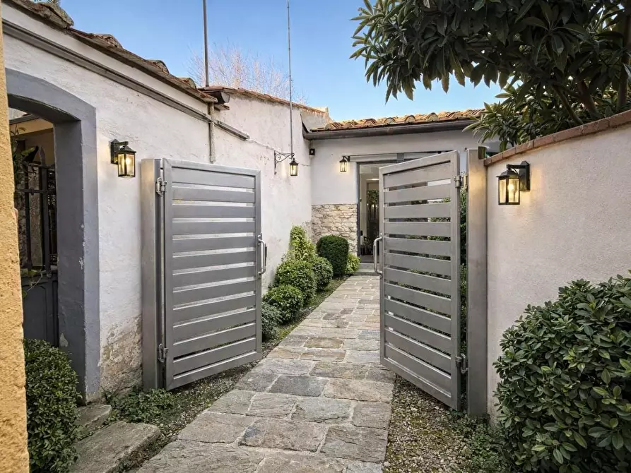 Immagine 1 di Casa indipendente in vendita  a Pisa