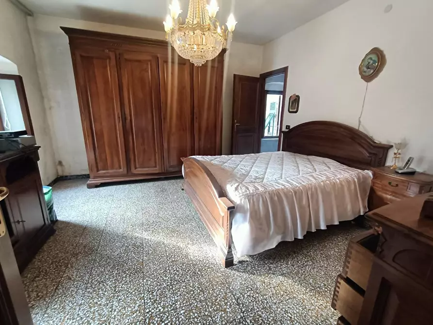 Immagine 16 di Appartamento in vendita  a Carrara