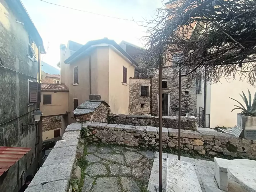 Immagine 2 di Appartamento in vendita  a Carrara