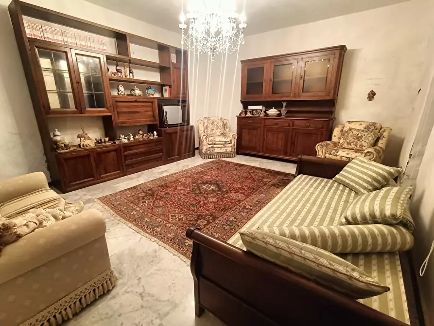 Immagine 7 di Appartamento in vendita  a Carrara