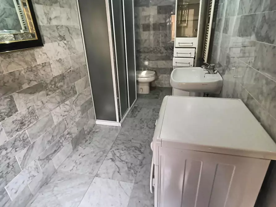 Immagine 11 di Appartamento in vendita  a Carrara