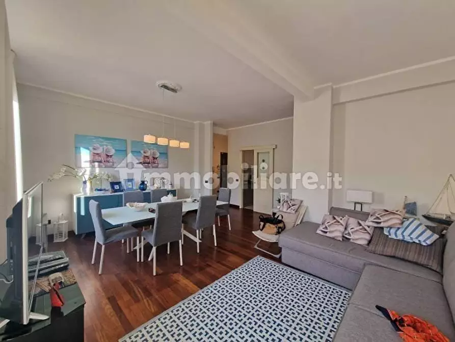 Immagine 4 di Appartamento in vendita  a Viareggio