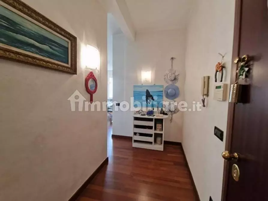 Immagine 11 di Appartamento in vendita  a Viareggio