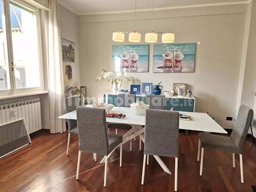 Immagine 1 di Appartamento in vendita  a Viareggio