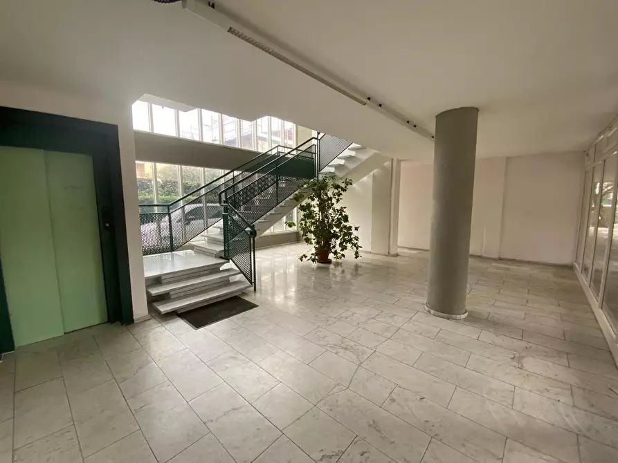 Immagine 11 di Appartamento in vendita  a Massa