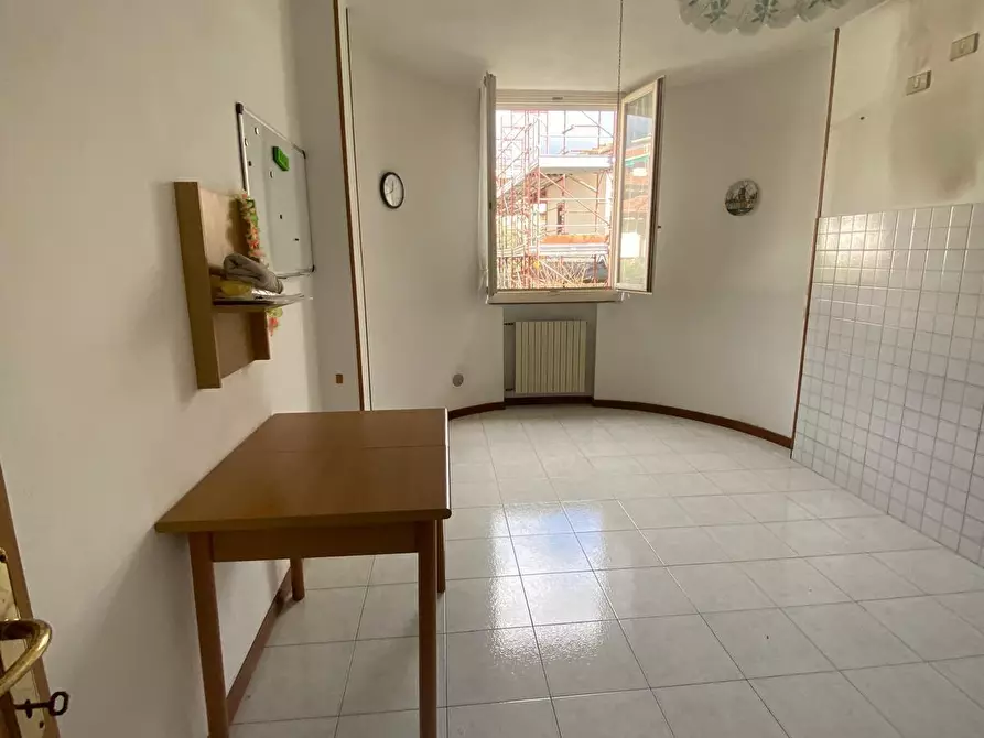 Immagine 3 di Appartamento in vendita  a Massa