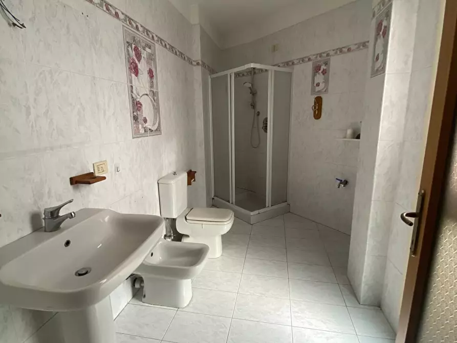 Immagine 12 di Appartamento in vendita  a Massa