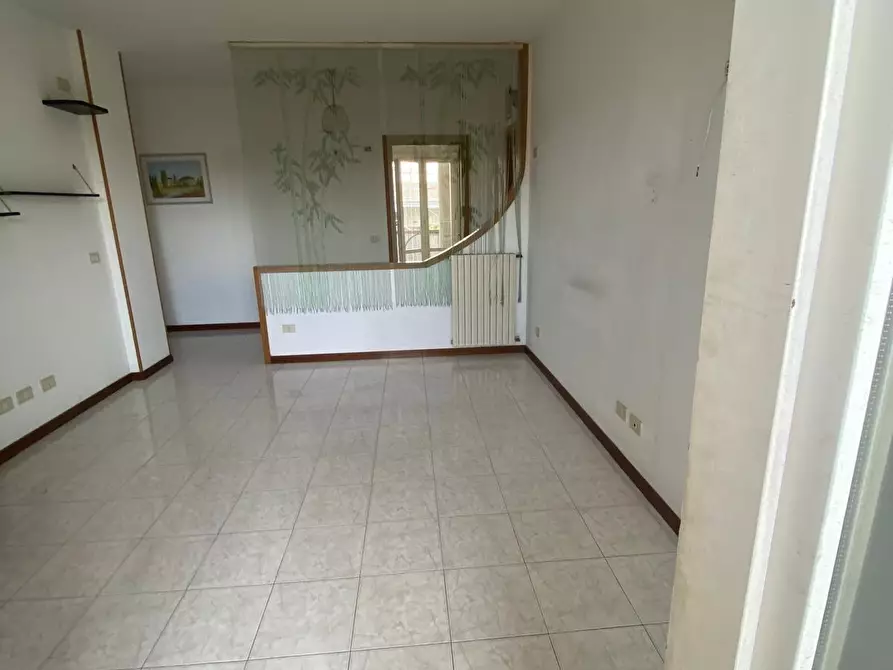 Immagine 9 di Appartamento in vendita  a Massa