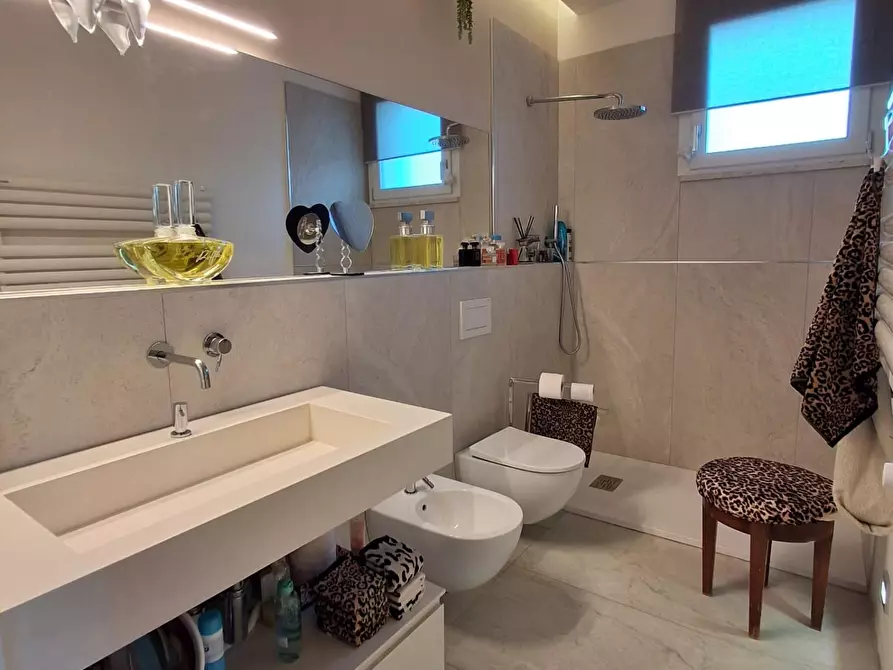 Immagine 12 di Appartamento in vendita  a Livorno