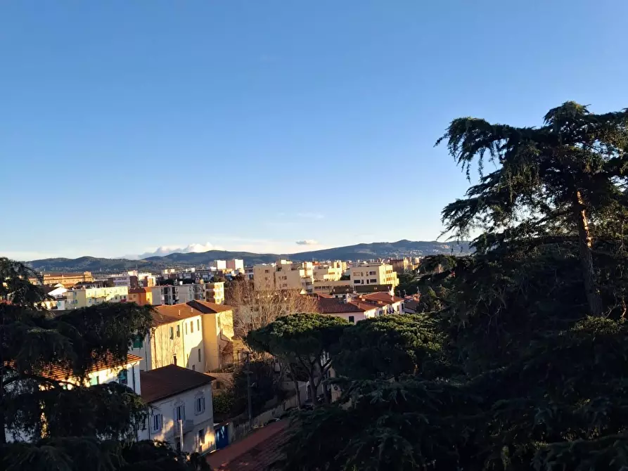 Immagine 16 di Appartamento in vendita  a Livorno