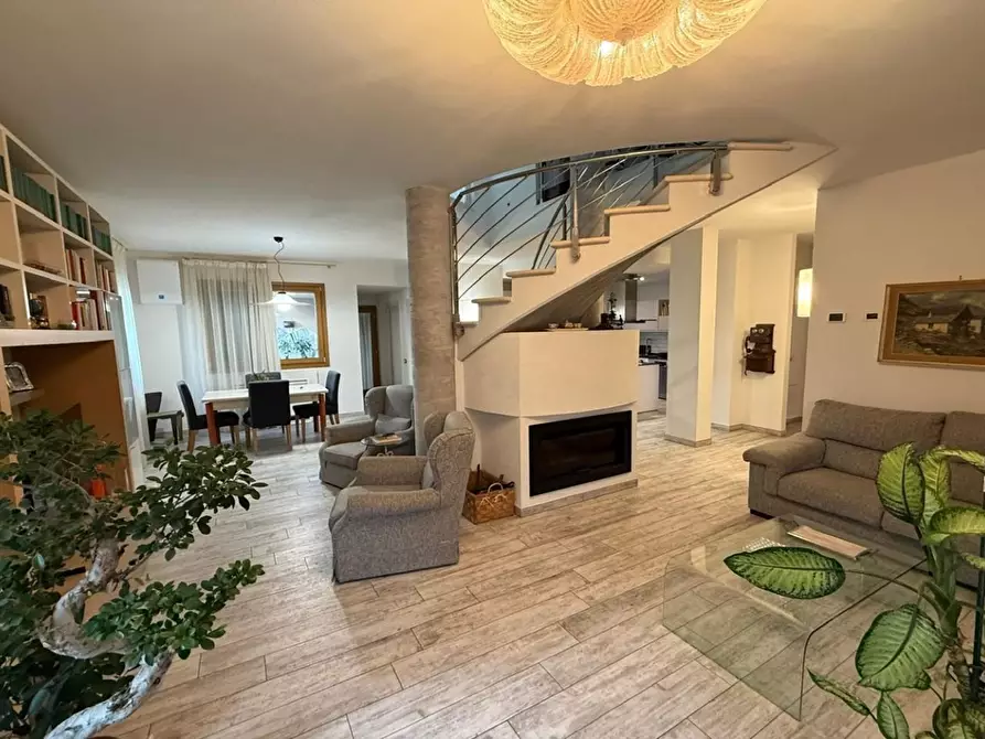 Immagine 1 di Villa in vendita  a Certaldo