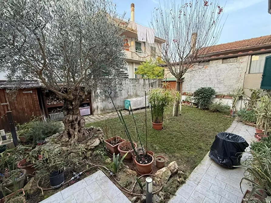 Immagine 9 di Villa in vendita  a Certaldo