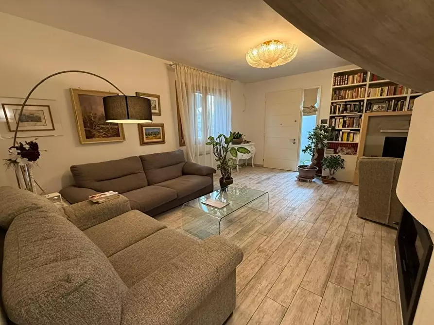 Immagine 8 di Villa in vendita  a Certaldo