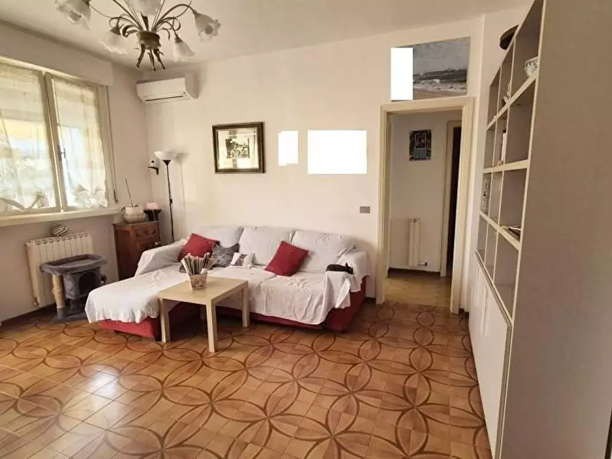 Immagine 9 di Appartamento in vendita  a Viareggio