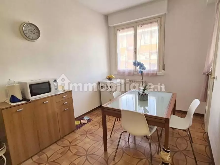 Immagine 11 di Appartamento in vendita  a Viareggio