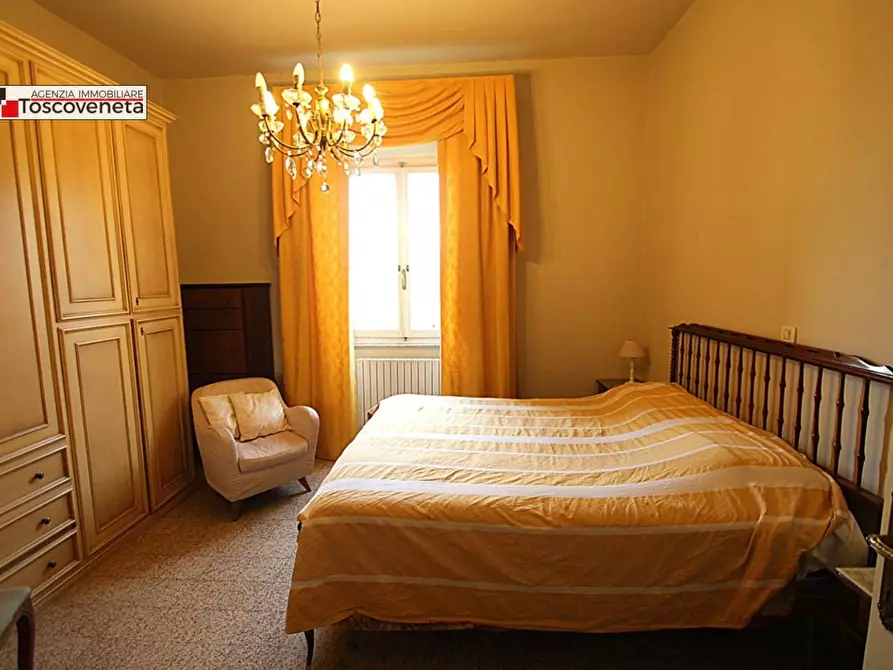 Immagine 9 di Casa semindipendente in vendita  a Lucca