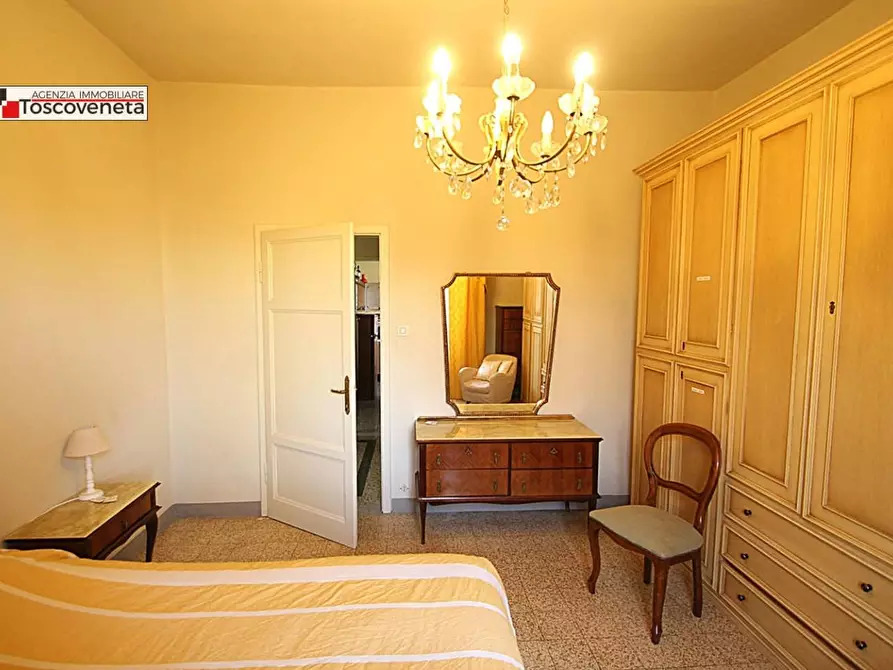 Immagine 10 di Casa semindipendente in vendita  a Lucca