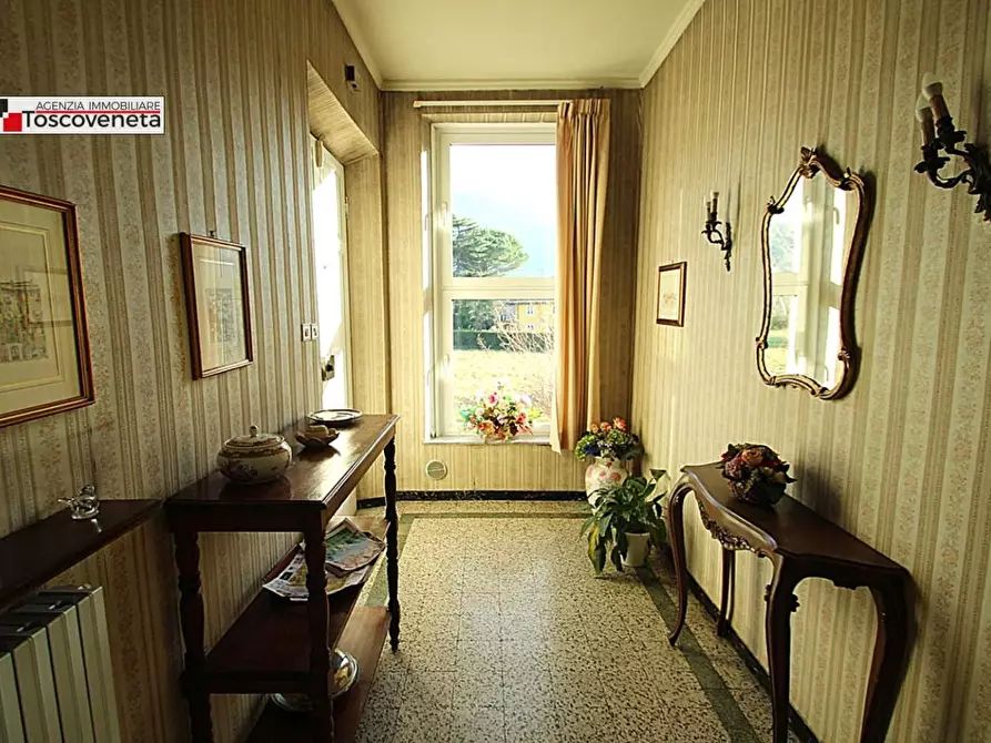 Immagine 8 di Casa semindipendente in vendita  a Lucca