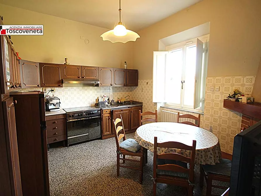 Immagine 6 di Casa semindipendente in vendita  a Lucca