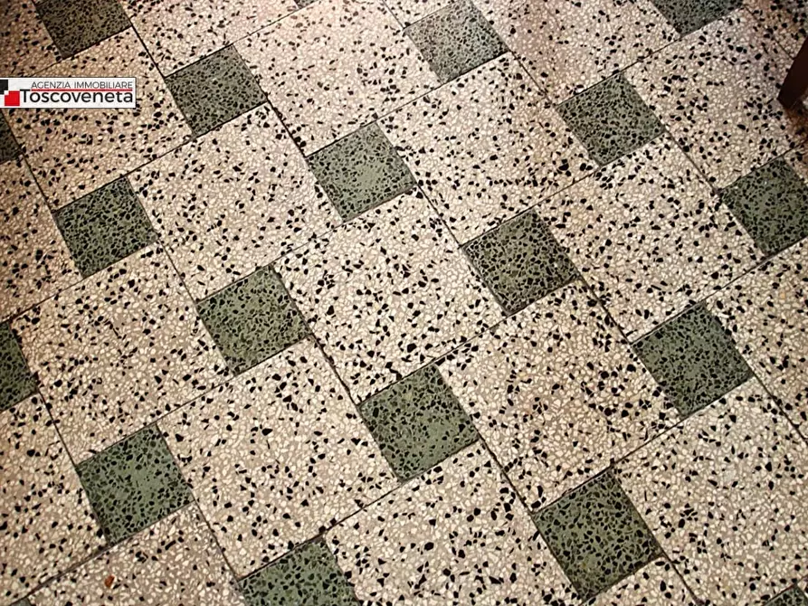 Immagine 4 di Casa semindipendente in vendita  a Lucca