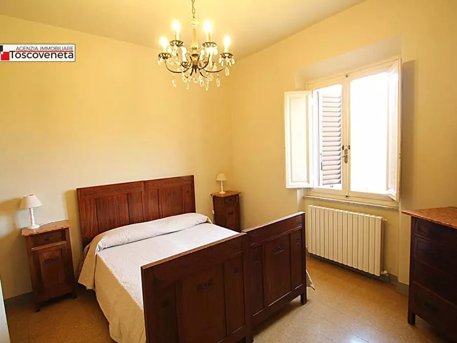 Immagine 14 di Casa semindipendente in vendita  a Lucca