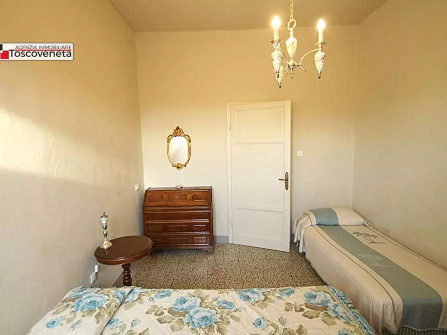 Immagine 19 di Casa semindipendente in vendita  a Lucca