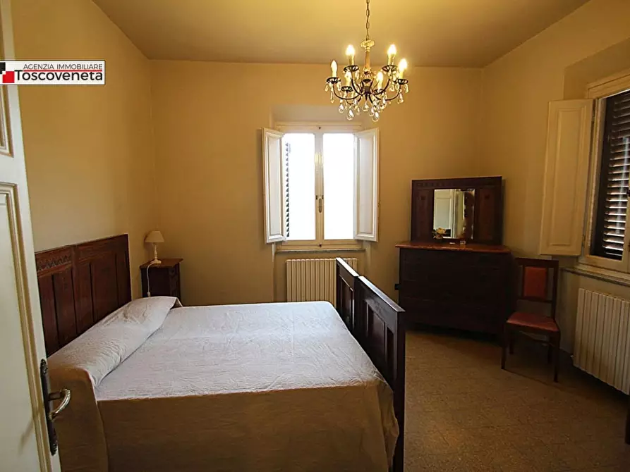 Immagine 16 di Casa semindipendente in vendita  a Lucca