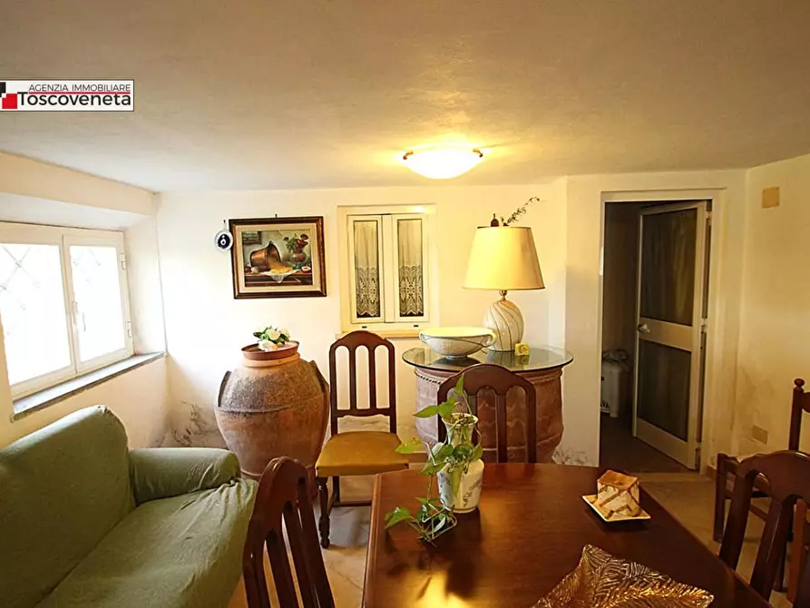 Immagine 23 di Casa semindipendente in vendita  a Lucca