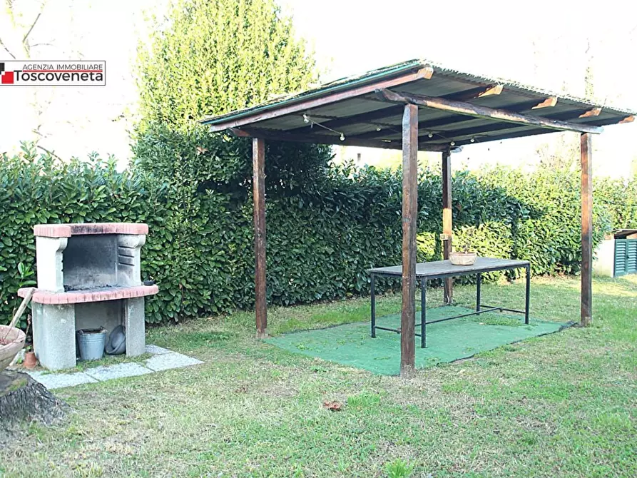 Immagine 20 di Casa semindipendente in vendita  a Lucca