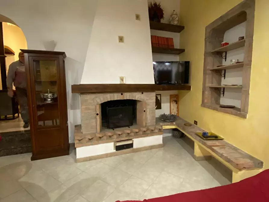 Immagine 1 di Appartamento in vendita  a Carrara