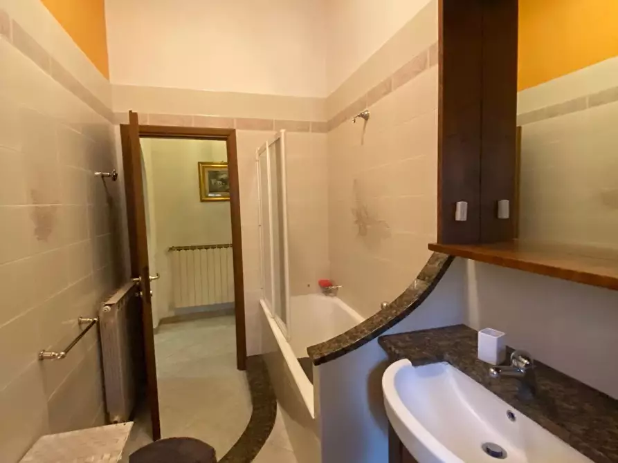 Immagine 14 di Appartamento in vendita  a Carrara