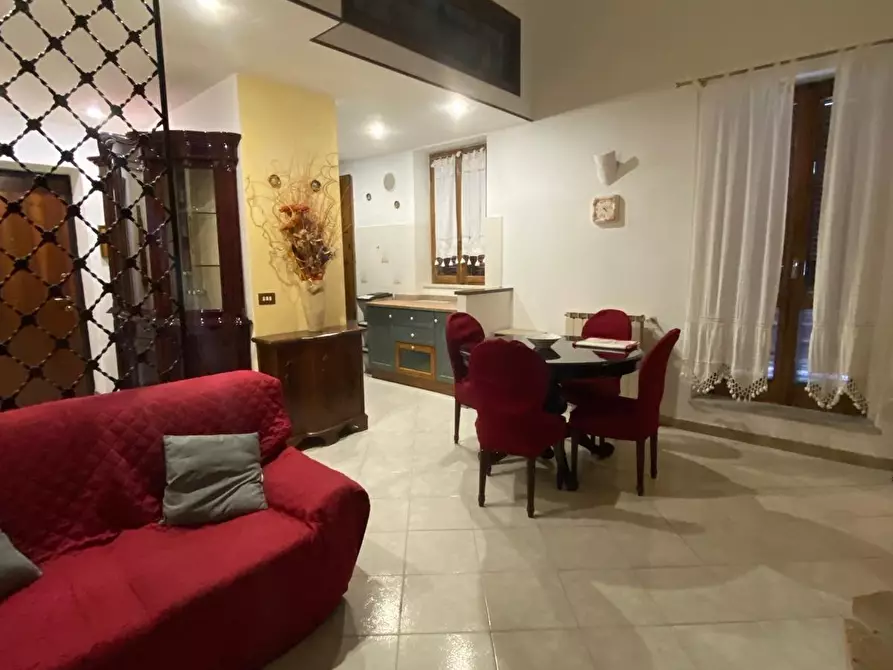 Immagine 2 di Appartamento in vendita  a Carrara