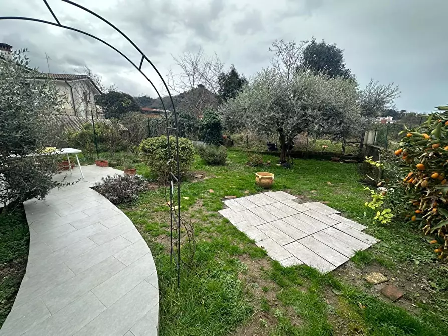 Immagine 4 di Terratetto in vendita  a Carrara