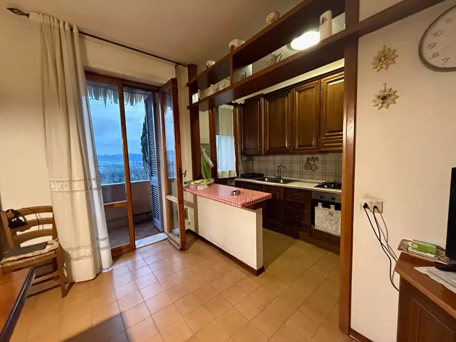 Immagine 2 di Appartamento in vendita  a Peccioli