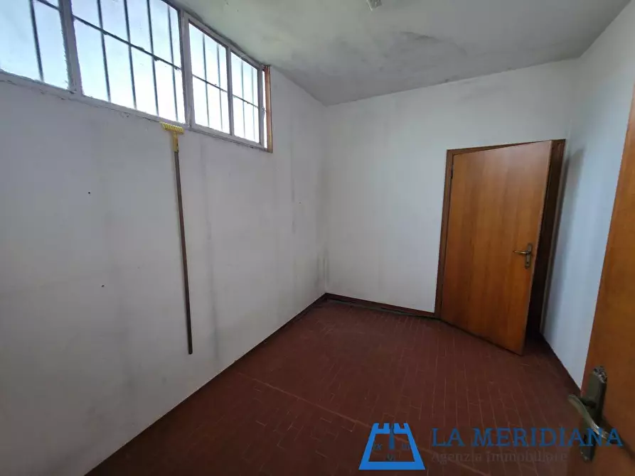 Immagine 14 di Attività artigianale in affitto  a Cerreto Guidi