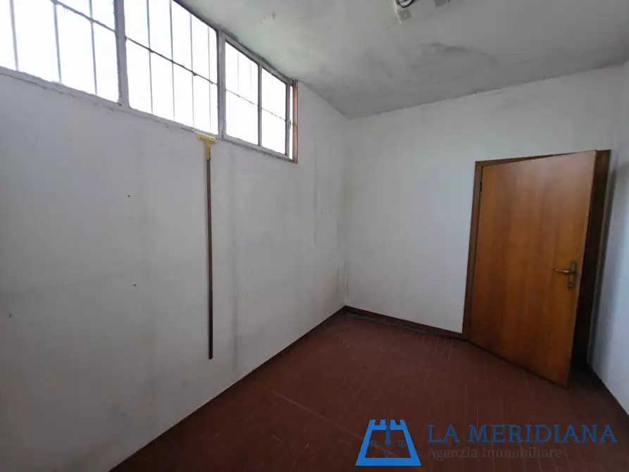 Immagine 15 di Attività artigianale in affitto  a Cerreto Guidi