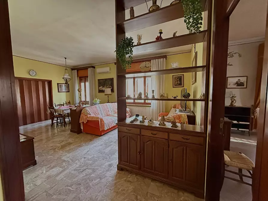 Immagine 7 di Villa in vendita  a Fucecchio