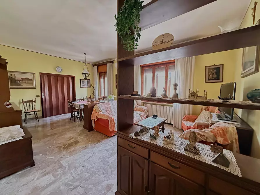 Immagine 4 di Villa in vendita  a Fucecchio