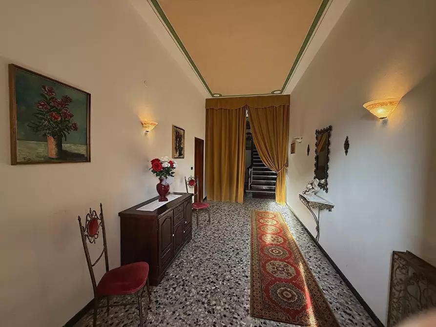 Immagine 3 di Villa in vendita  a Fucecchio