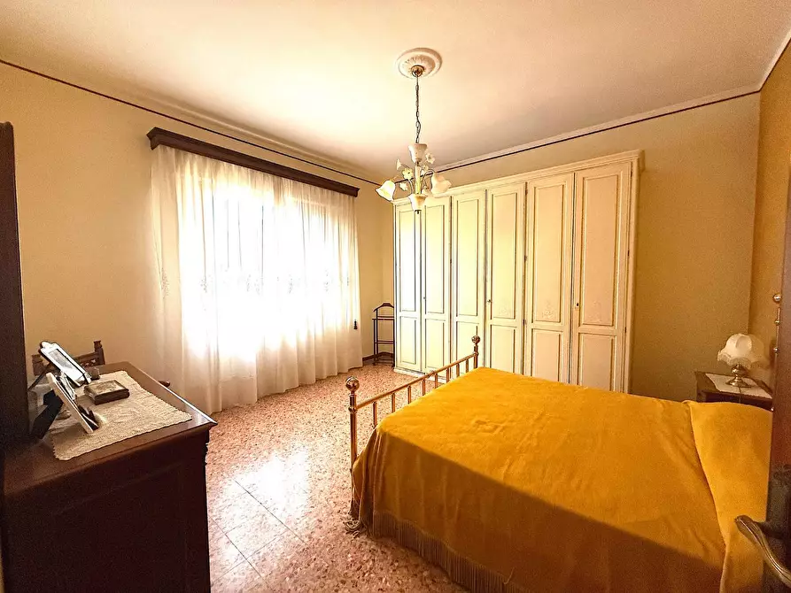 Immagine 11 di Villa in vendita  a Fucecchio