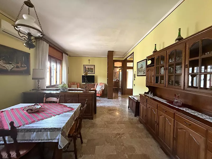 Immagine 15 di Villa in vendita  a Fucecchio