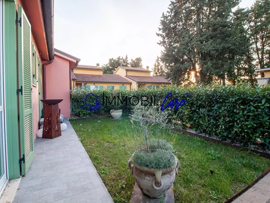 Immagine 16 di Appartamento in vendita  a Collesalvetti